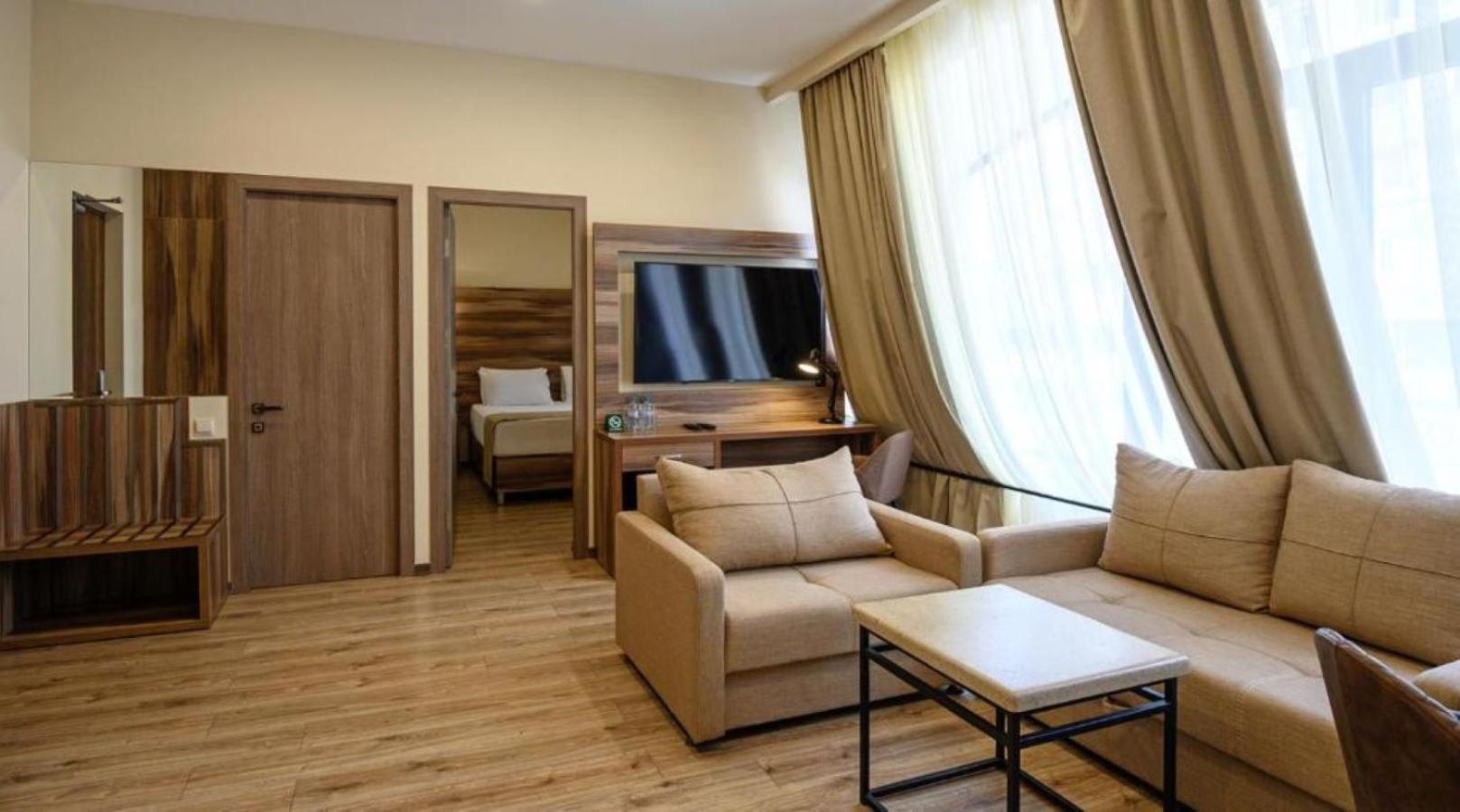 Nacho Hotel Ереван Екстериор снимка